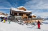 belalp restaurant en op achtergrond huisje.jpg